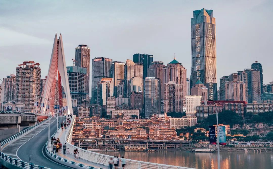 重庆，现代活力与历史底蕴交相辉映的大都市